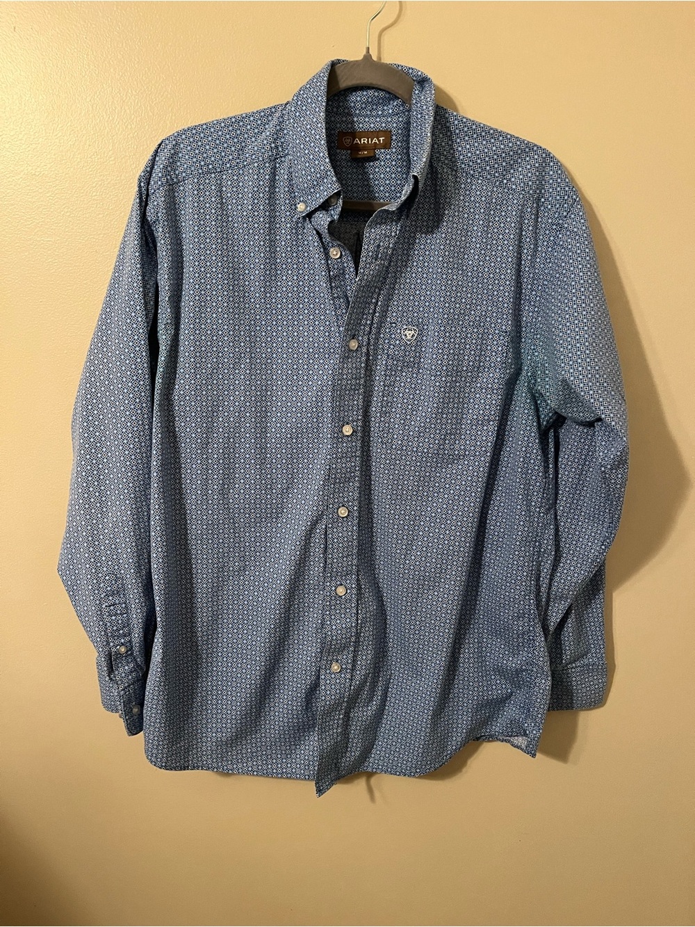Ariat men’s dress shirt